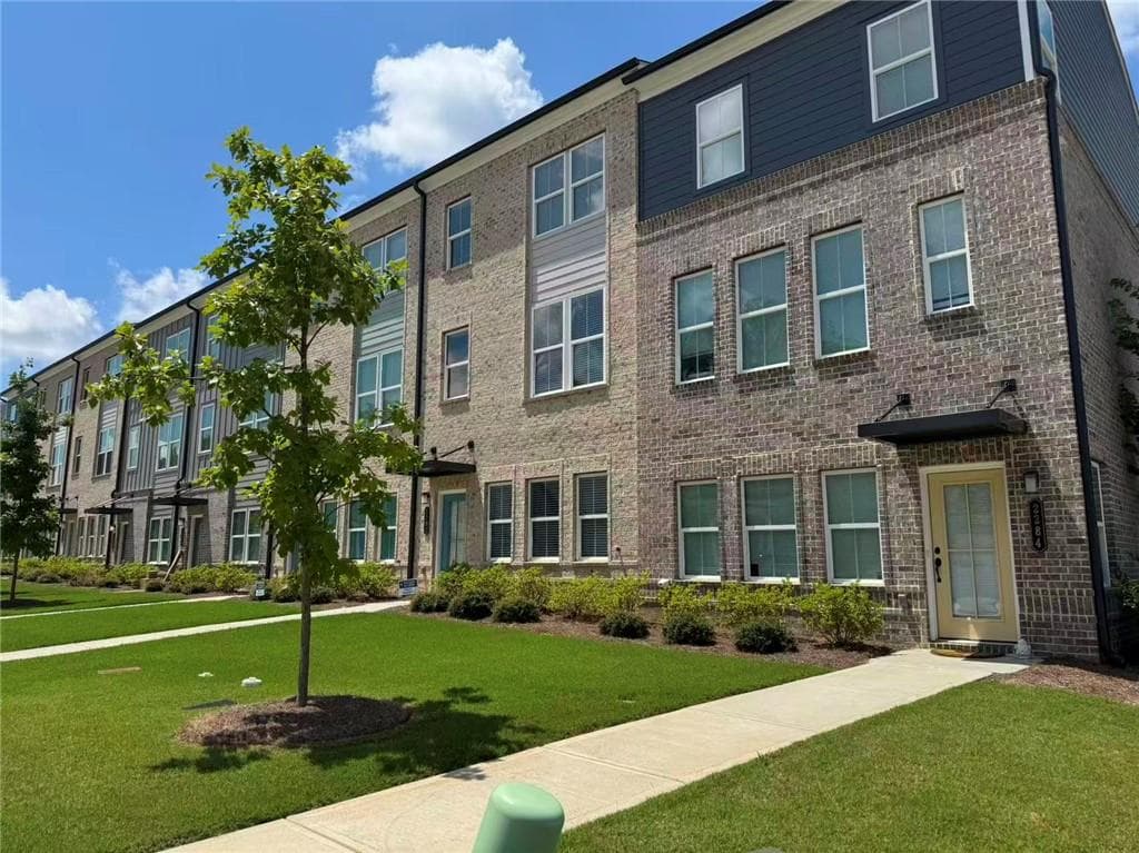 3 bedroom, 4 bathroom, 2,060 sq ft townhouse for rent at 2282 Whistler Way, Lawrenceville, GA 30043 for $2,250 a month — photo 2