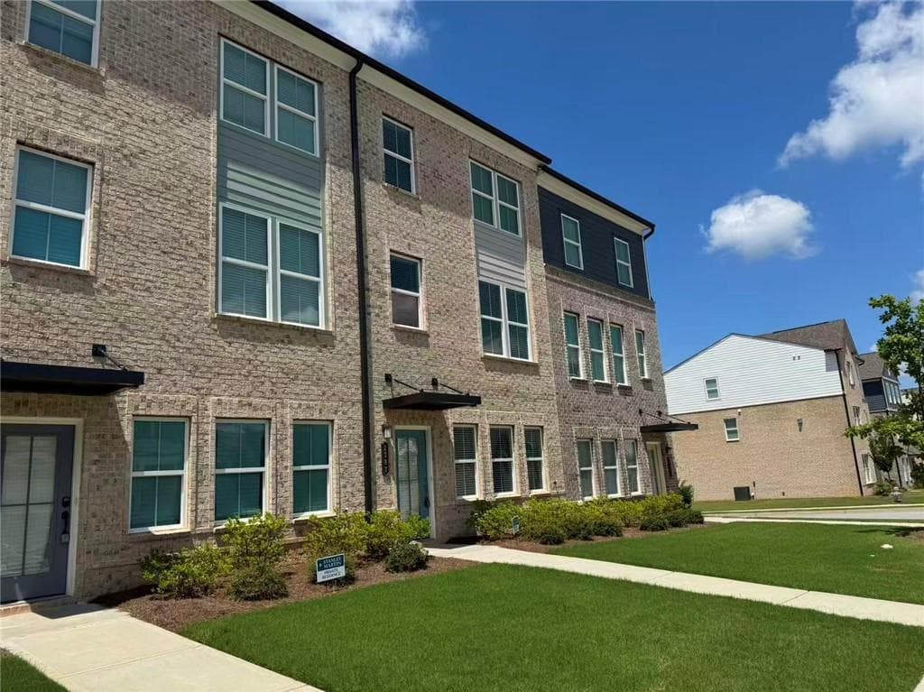 3 bedroom, 4 bathroom, 2,060 sq ft townhouse for rent at 2282 Whistler Way, Lawrenceville, GA 30043 for $2,250 a month — photo 3