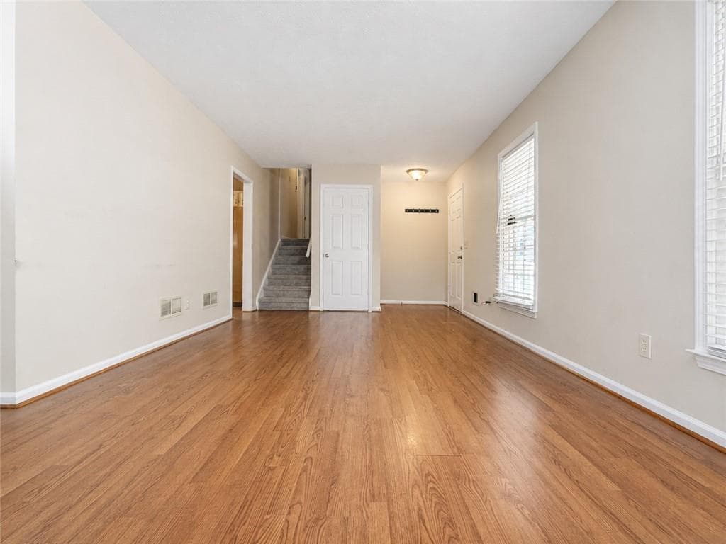 3 bedroom, 2 bathroom, 1,352 sq ft single family residence for sale at 4117 Summer Wood Drive, Snellville, GA 30039 — photo 3