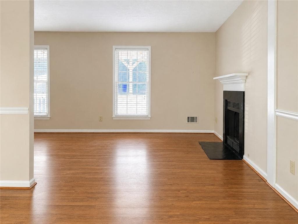 3 bedroom, 2 bathroom, 1,352 sq ft single family residence for sale at 4117 Summer Wood Drive, Snellville, GA 30039 — photo 5