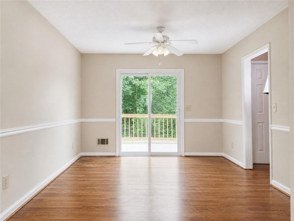 3 bedroom, 2 bathroom, 1,352 sq ft single family residence for sale at 4117 Summer Wood Drive, Snellville, GA 30039 — photo 6