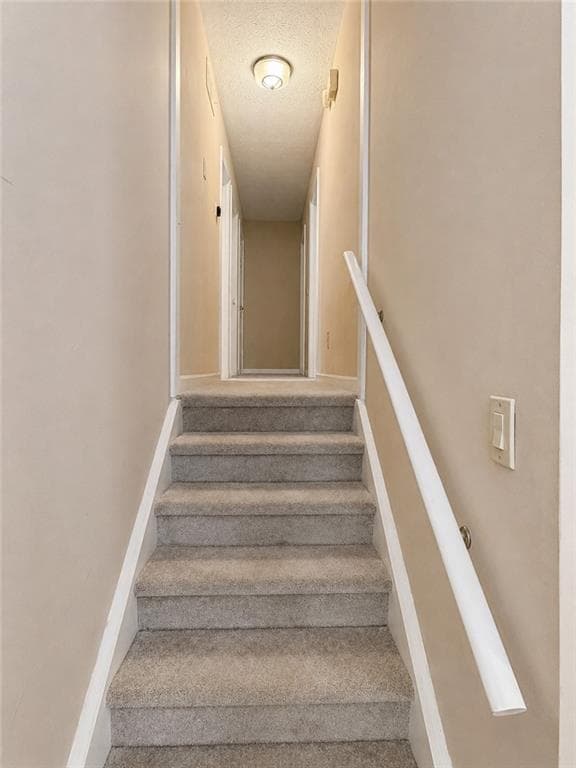 3 bedroom, 2 bathroom, 1,352 sq ft single family residence for sale at 4117 Summer Wood Drive, Snellville, GA 30039 — photo 9