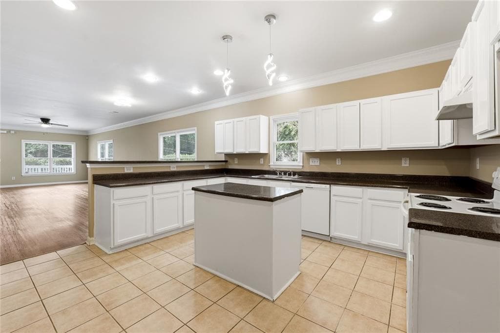 3 bedroom, 2 bathroom, 1,641 sq ft single family residence for sale at 1921 Dunlap Avenue, Atlanta, GA 30344 — photo 10
