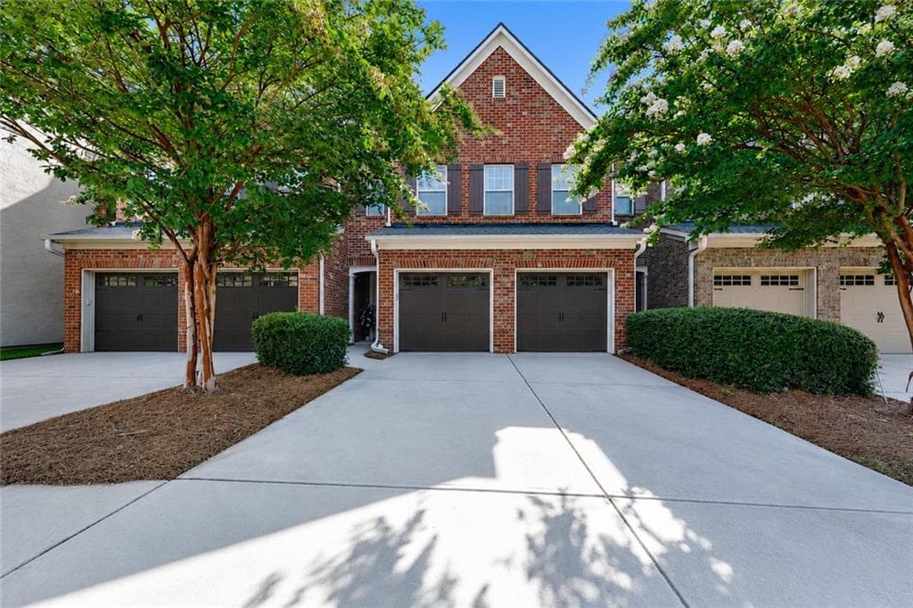 3 bedroom, 3 bathroom, 1,949 sq ft townhouse for sale at 3169 Berkeley Glen Way, Peachtree Corners, GA 30092 — photo 1 of 17