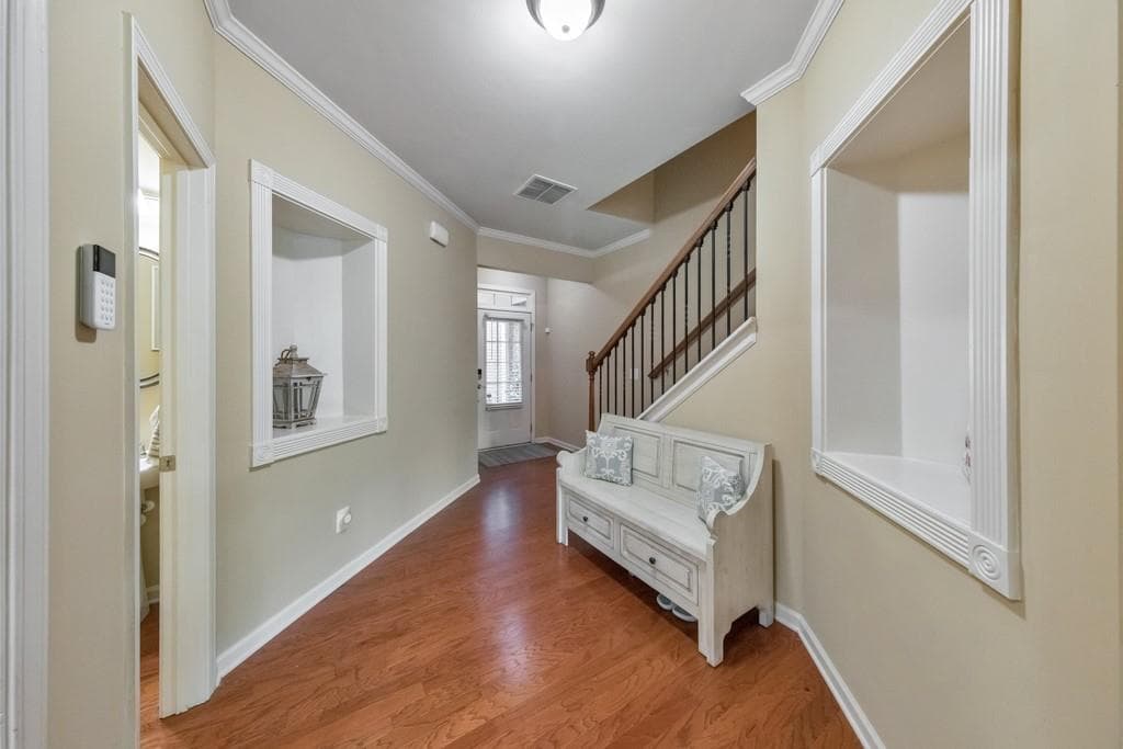 3 bedroom, 3 bathroom, 1,949 sq ft townhouse for sale at 3169 Berkeley Glen Way, Peachtree Corners, GA 30092 — photo 2