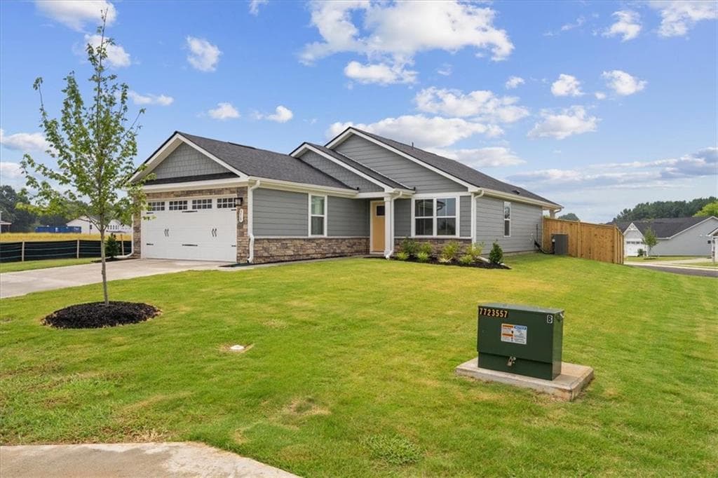 2 bedroom, 2 bathroom, 1,153 sq ft single family residence for sale at 358 Oakleigh Drive, Calhoun, GA 30701 — photo 2