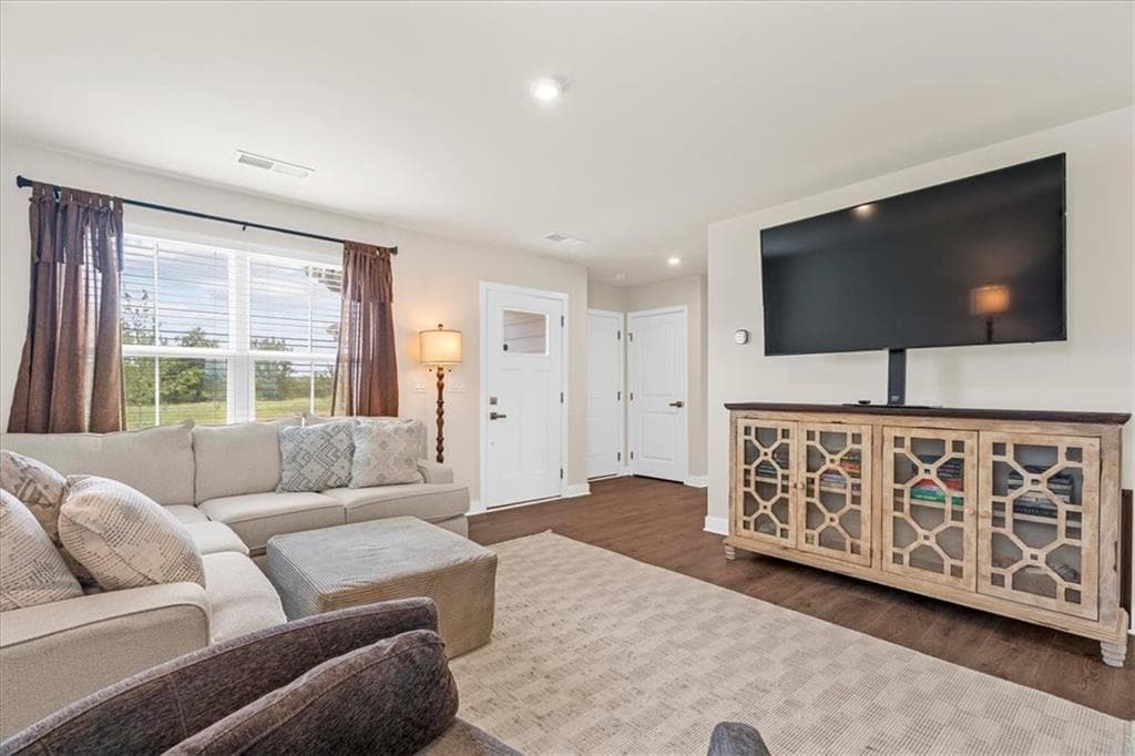 2 bedroom, 2 bathroom, 1,153 sq ft single family residence for sale at 358 Oakleigh Drive, Calhoun, GA 30701 — photo 7