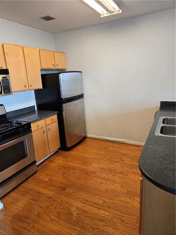 1 bedroom, 1 bathroom, 1,032 sq ft condominium for rent at 115 W Peachtree Place 605, Atlanta, GA 30313 for $1,900 a month — photo 8