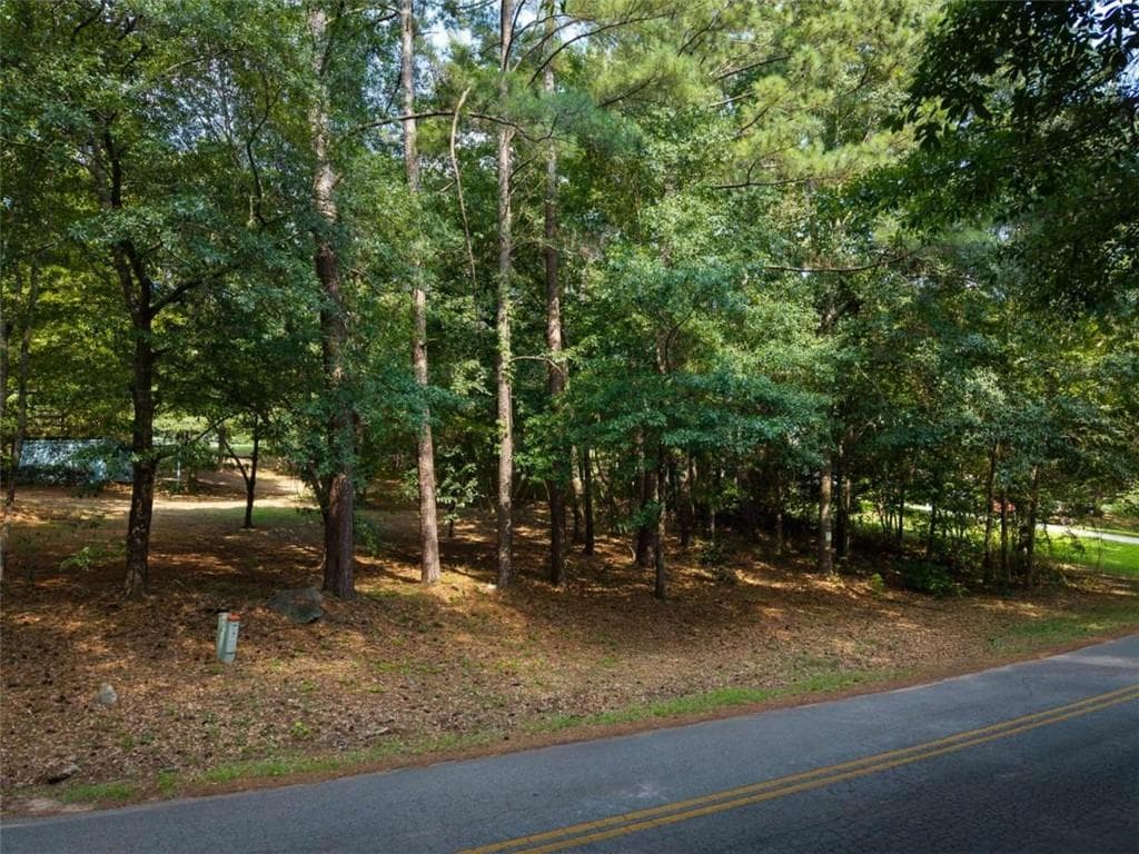 single family residence under contract at 220 Flamingo Drive, Monticello, GA 31064