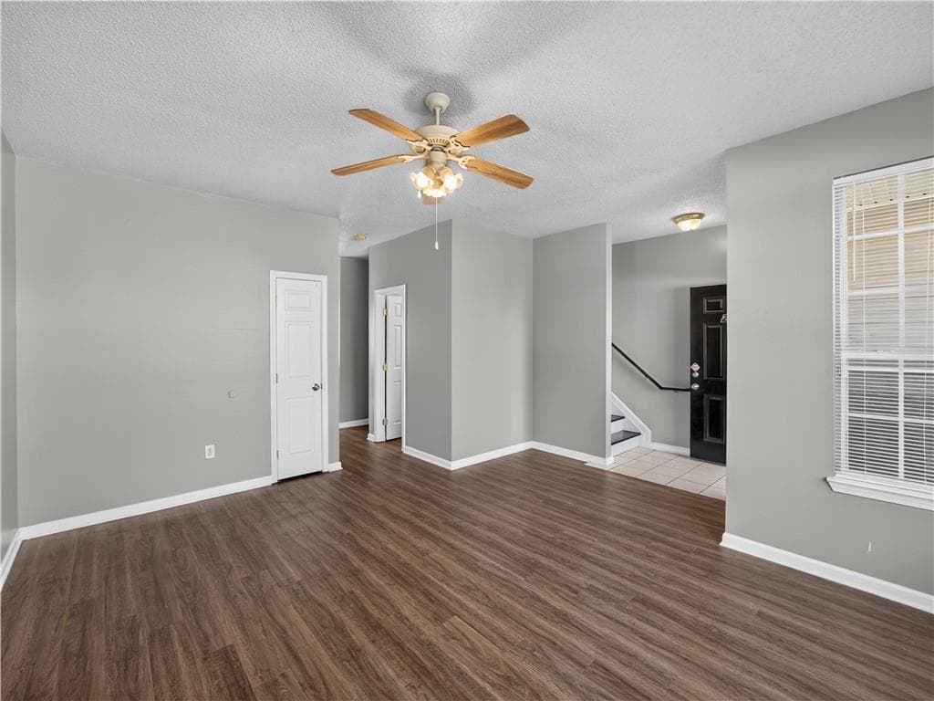 3 bedroom, 3 bathroom, 1,356 sq ft townhouse for sale at 211 Odyssey Turn, Conyers, GA 30012 — photo 9