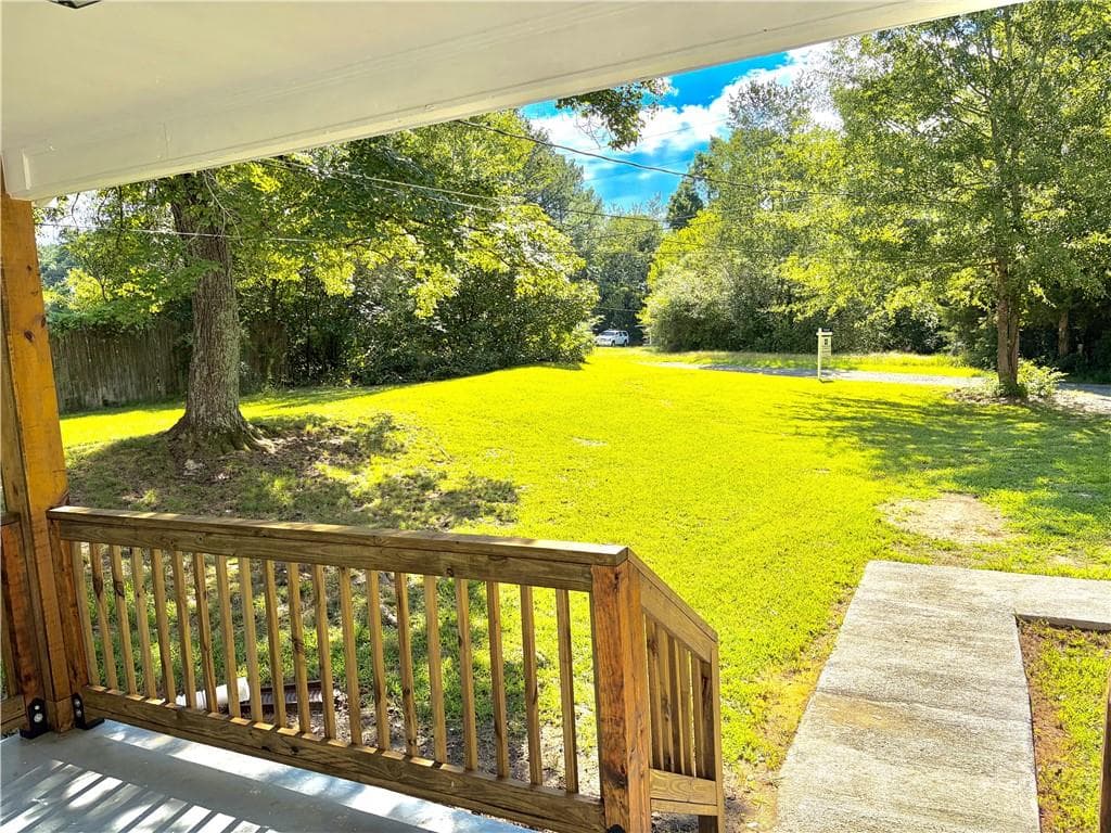 2 bedroom, 1 bathroom, 816 sq ft single family residence for sale at 126 Wendy Hill Road, Calhoun, GA 30701 — photo 3