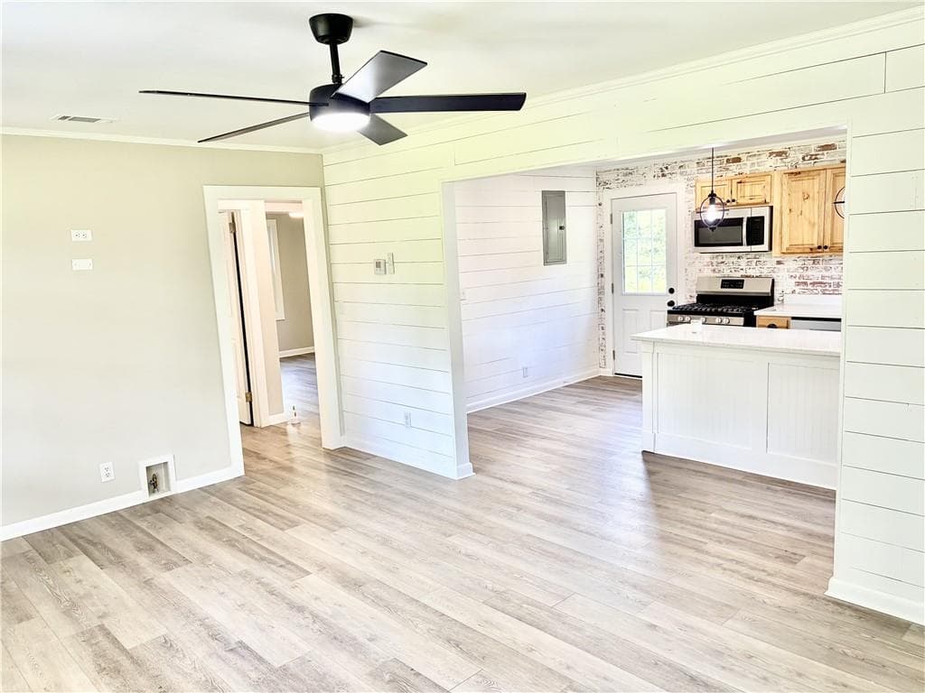 2 bedroom, 1 bathroom, 816 sq ft single family residence for sale at 126 Wendy Hill Road, Calhoun, GA 30701 — photo 6