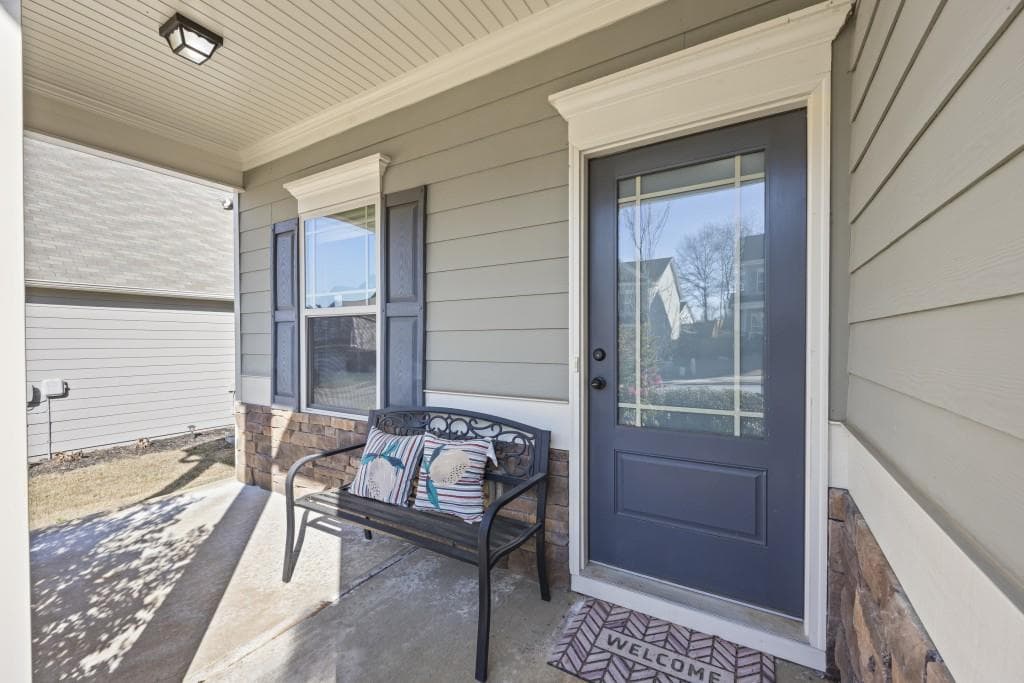 4 bedroom, 3 bathroom, 2,600 sq ft single family residence for sale at 660 Country Ridge Drive, Hoschton, GA 30548 — photo 5