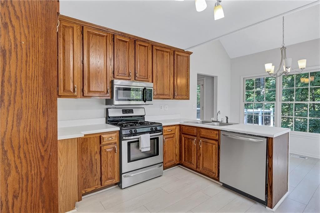 3 bedroom, 3 bathroom, 2,545 sq ft single family residence under contract at 87 Alice Way, Hiram, GA 30141 — photo 10