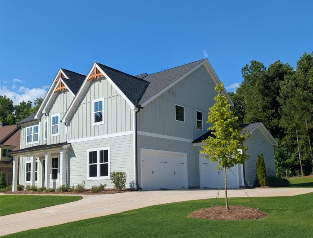 4 bedroom, 4 bathroom, 3,777 sq ft single family residence for sale at 9155 Greenway Court, Gainesville, GA 30506 — photo 2