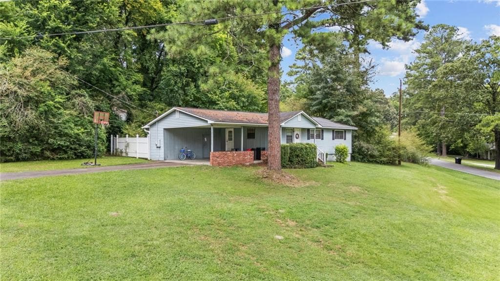 3 bedroom, 1 bathroom, 1,144 sq ft single family residence for sale at 111 Friar Tuck Road, Rome, GA 30161 — photo 2