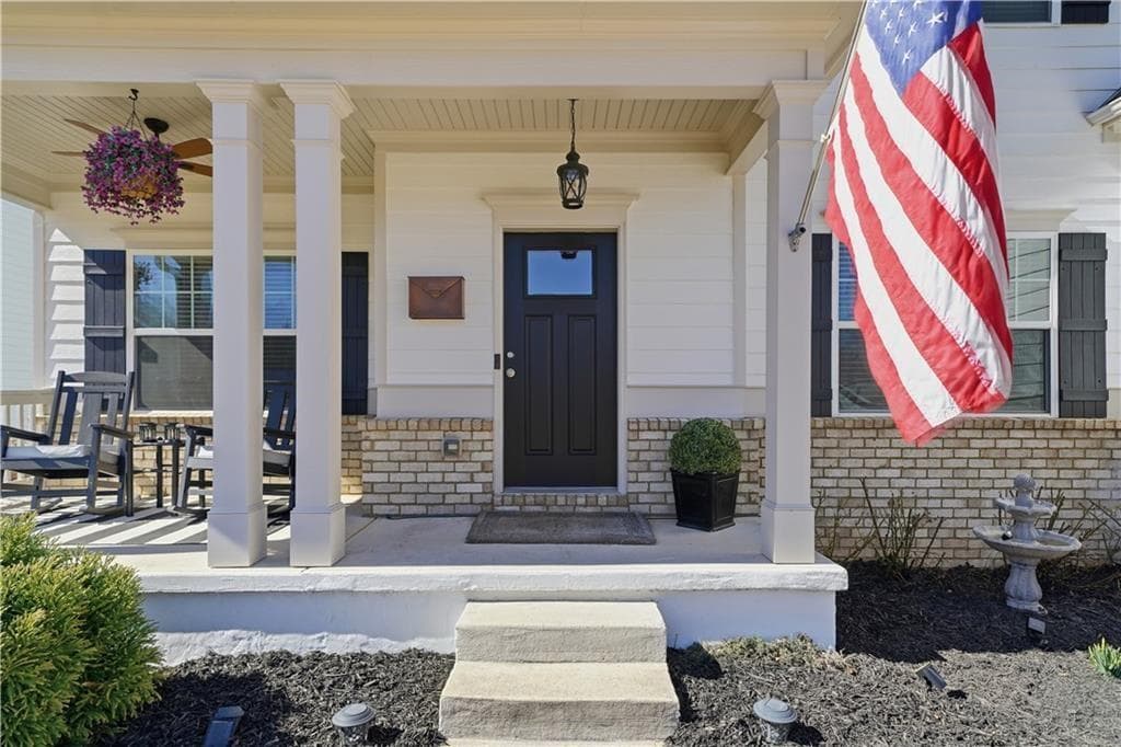6 bedroom, 4 bathroom, 3,943 sq ft single family residence for sale at 705 Owens Circle, Canton, GA 30115 — photo 4