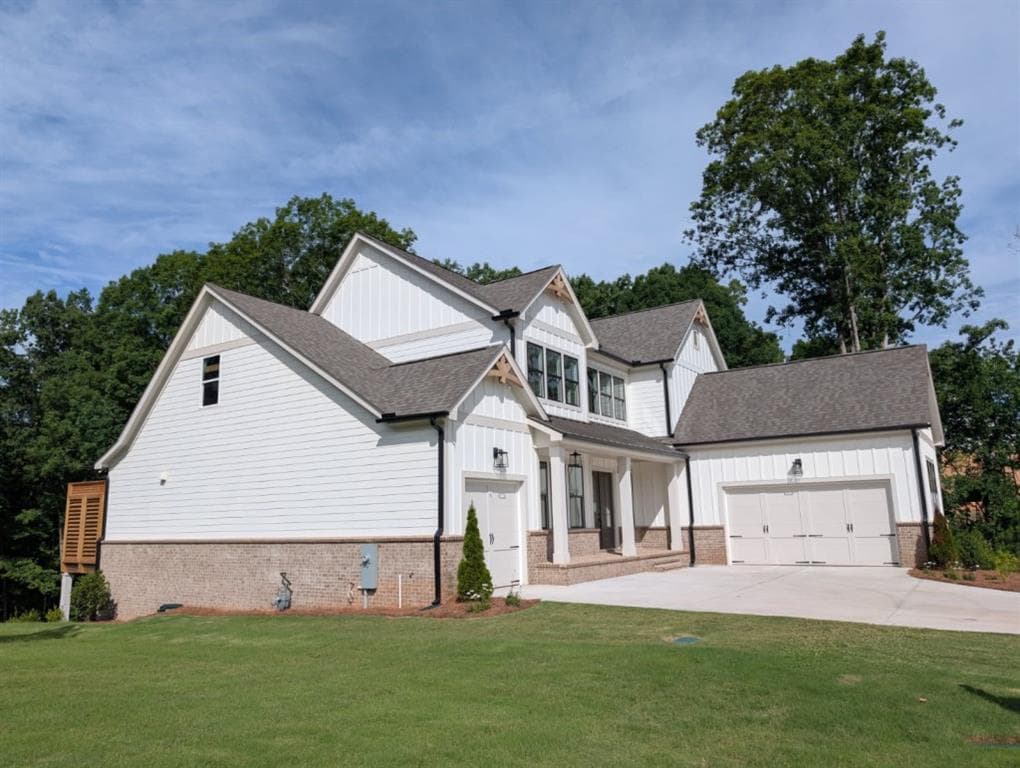 4 bedroom, 5 bathroom, 3,619 sq ft single family residence for sale at 9150 Greenway Court, Gainesville, GA 30506 — photo 3