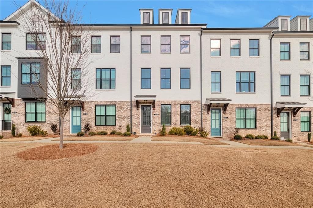 3 bedroom, 4 bathroom, 2,050 sq ft townhouse for rent at 1115 Larkin Dr, Buford, GA 30518 for $2,500 a month — photo 1 of 26