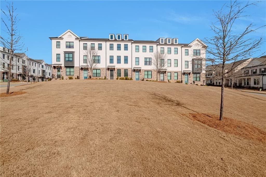 3 bedroom, 4 bathroom, 2,050 sq ft townhouse for rent at 1115 Larkin Dr, Buford, GA 30518 for $2,500 a month — photo 2