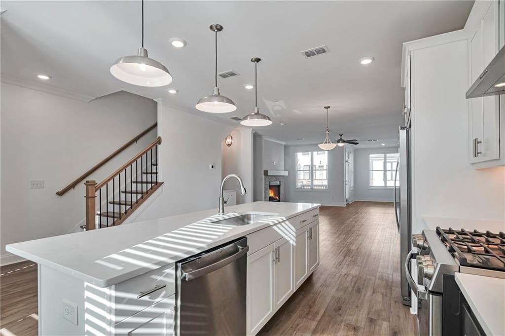 3 bedroom, 4 bathroom, 2,050 sq ft townhouse for rent at 1115 Larkin Dr, Buford, GA 30518 for $2,500 a month — photo 7