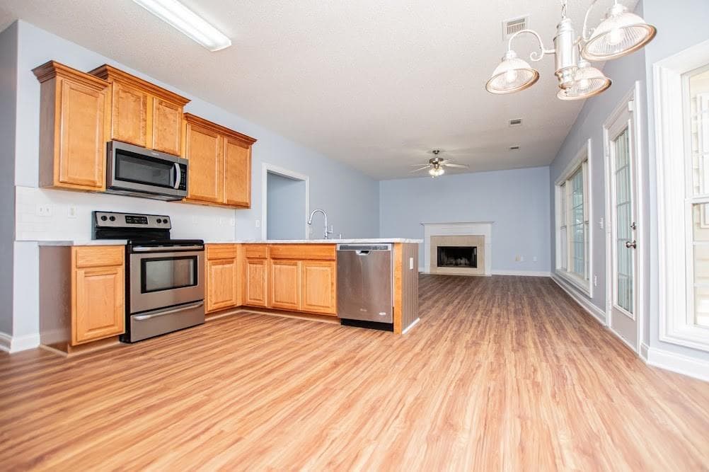 4 bedroom, 3 bathroom, 2,443 sq ft single family residence for sale at 233 Ivey Lake Parkway, Temple, GA 30179 — photo 8