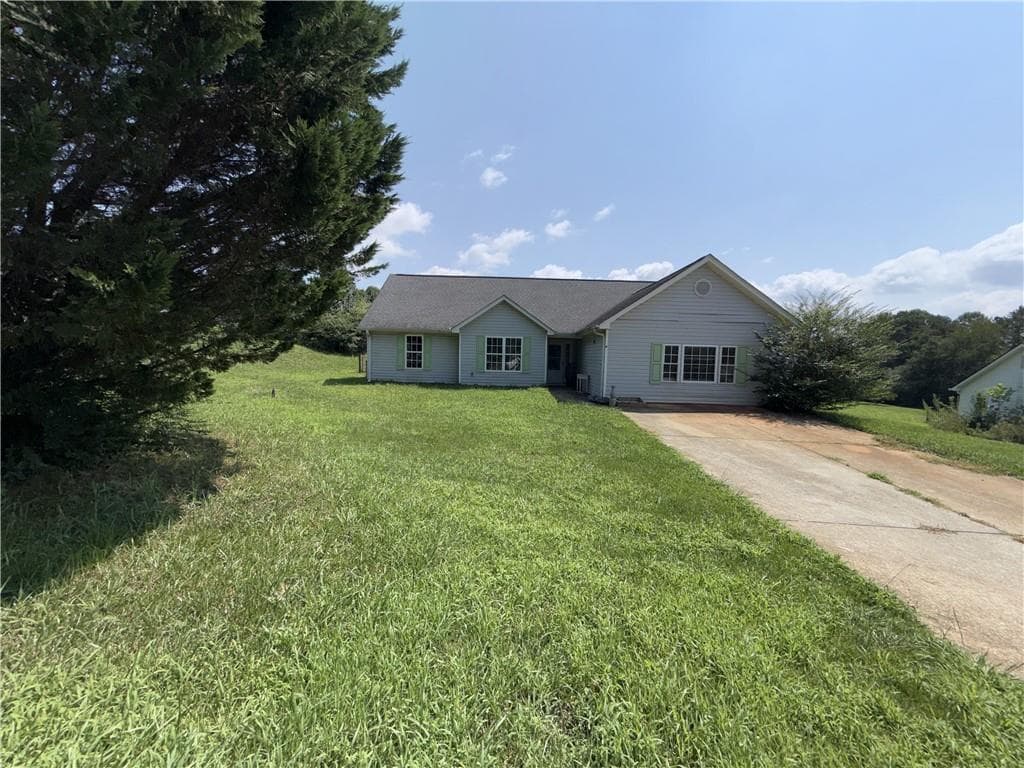 4 bedroom, 2 bathroom, 1,869 sq ft single family residence for sale at 135 Windhaven Place, Mount Airy, GA 30563