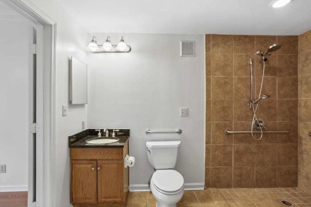 2 bedroom, 2 bathroom, 1,200 sq ft condominium for sale at 1209 River Green Drive, Atlanta, GA 30327 — photo 9