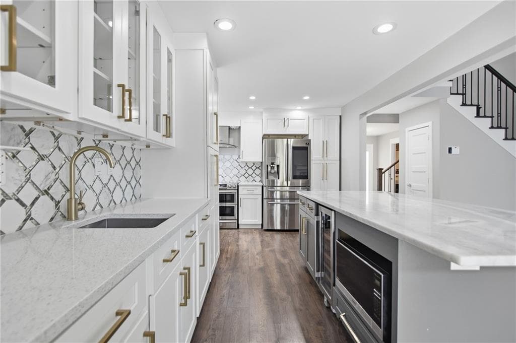 3 bedroom, 4 bathroom, 1,411 sq ft condominium for sale at 114 Woodhaven Way, Alpharetta, GA 30009 — photo 1 of 54