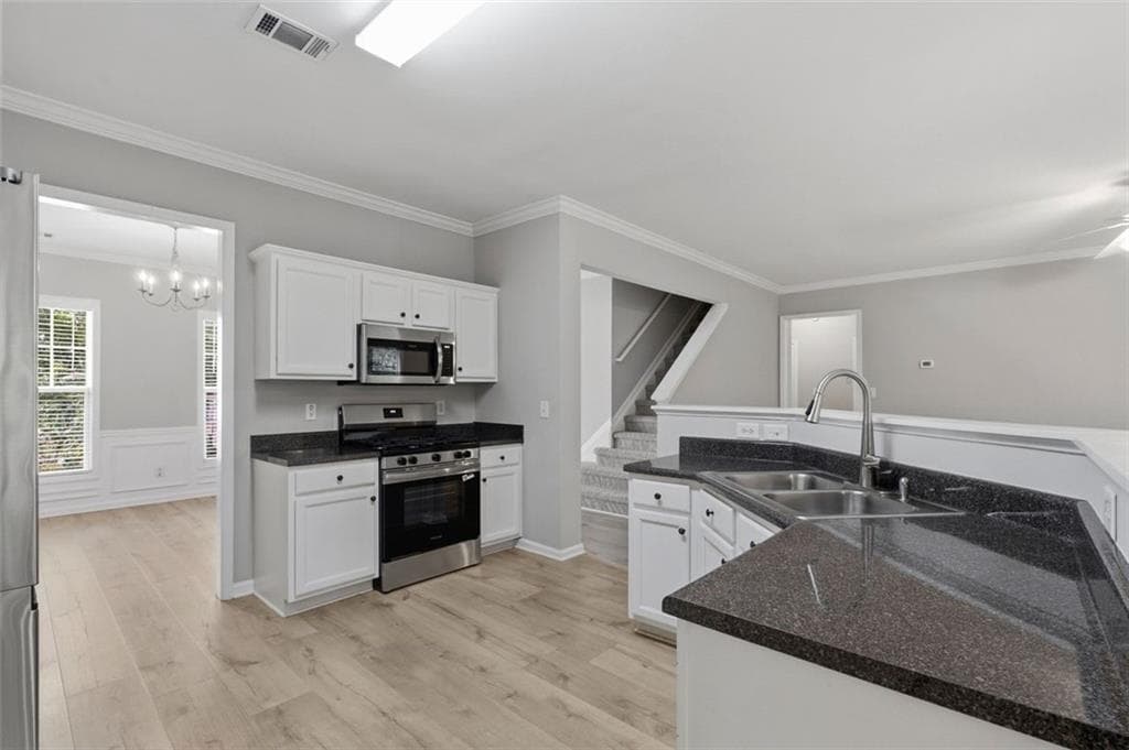 5 bedroom, 3 bathroom, 2,640 sq ft single family residence for rent at 2531 Fieldview Way, Buford, GA 30519 for $2,400 a month — photo 5