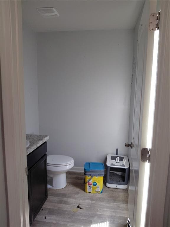 5 bedroom, 4 bathroom, 2,373 sq ft single family residence for sale at 10 Windbrooke Drive, Covington, GA 30016 — photo 3