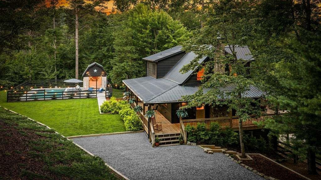 3 bedroom, 3 bathroom, 2,622 sq ft single family residence for sale at 185 Austin Mountain Road, Copperhill, TN 37317 — photo 3