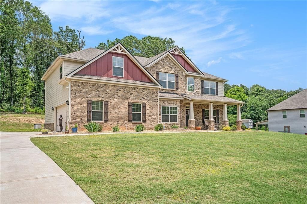 5 bedroom, 4 bathroom, 3,532 sq ft single family residence for sale at 381 Homestead Circle, Forsyth, GA 31029 — photo 4