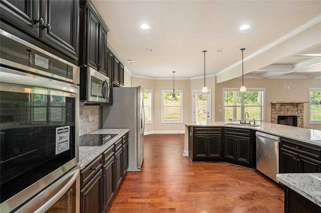 5 bedroom, 4 bathroom, 3,532 sq ft single family residence for sale at 381 Homestead Circle, Forsyth, GA 31029 — photo 9