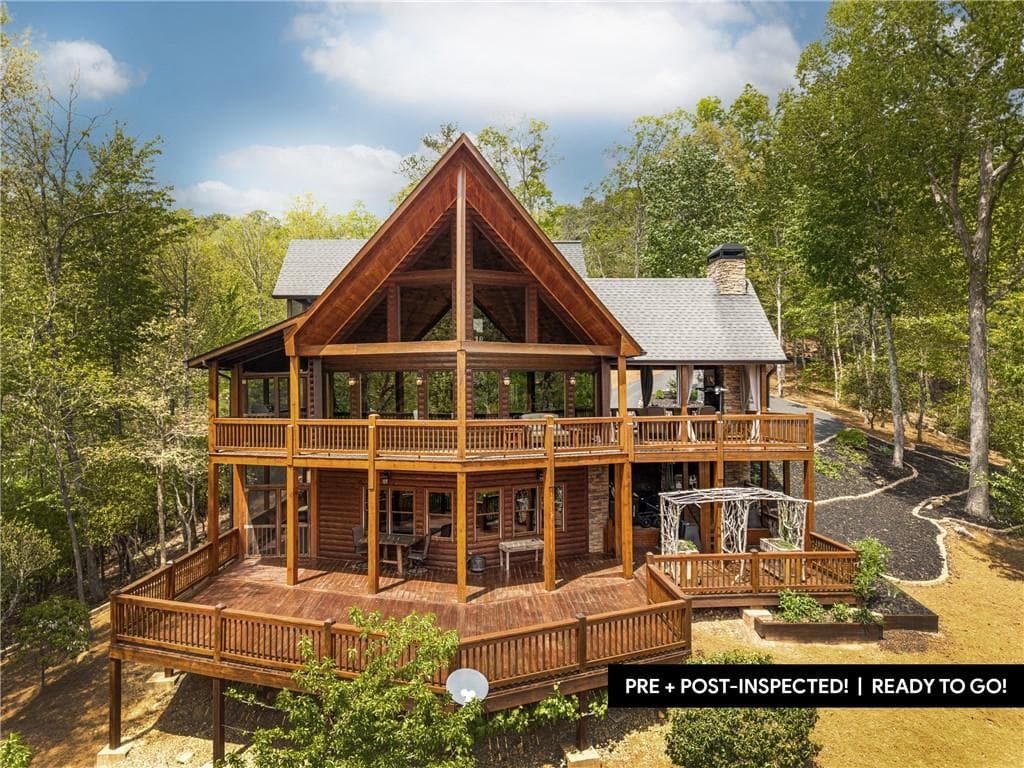 3 bedroom, 4 bathroom, 3,600 sq ft single family residence under contract at 339 Birdseye View, Blue Ridge, GA 30513