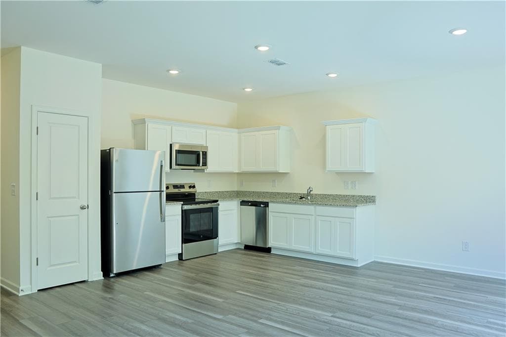 3 bedroom, 3 bathroom, 1,421 sq ft townhouse under contract at 250 Gillis Way, Villa Rica, GA 30180 — photo 5