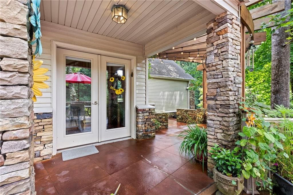 3 bedroom, 3 bathroom, 2,633 sq ft single family residence for sale at 144 Indian Beach Trail, Jasper, GA 30143 — photo 8