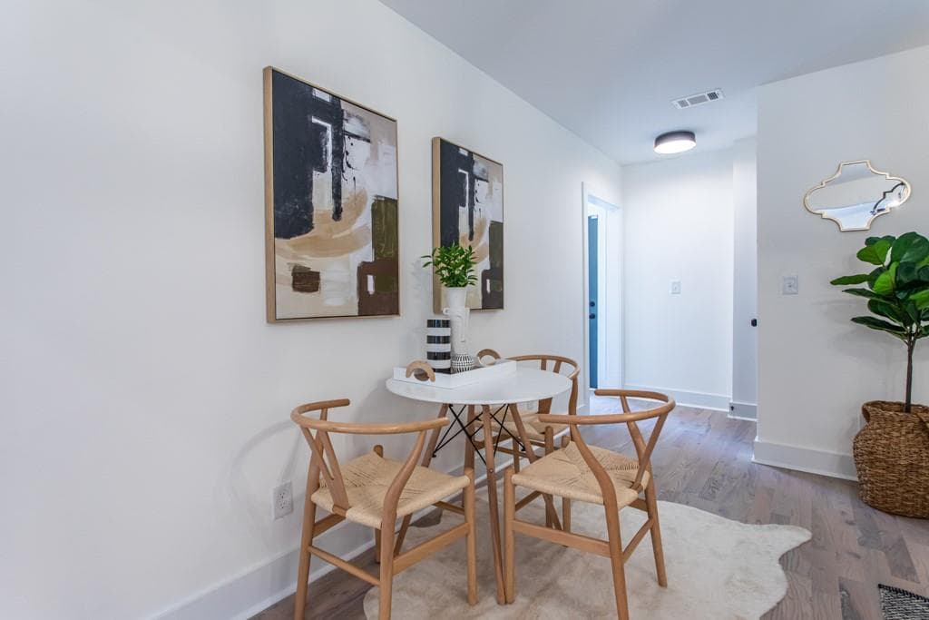 3 bedroom, 2 bathroom, 1,288 sq ft single family residence for sale at 1699 Olympian Way, Atlanta, GA 30310 — photo 9