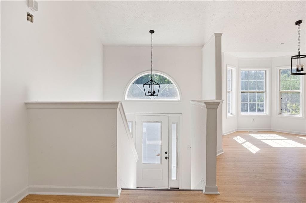 4 bedroom, 3 bathroom, 2,437 sq ft single family residence for sale at 2620 Abbotts Glen Drive, Acworth, GA 30101 — photo 3