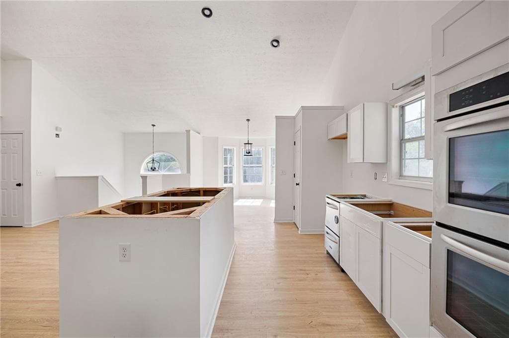 4 bedroom, 3 bathroom, 2,437 sq ft single family residence for sale at 2620 Abbotts Glen Drive, Acworth, GA 30101 — photo 10