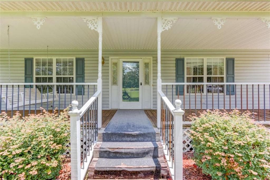 3 bedroom, 2 bathroom, 1,489 sq ft single family residence for sale at 929 Ga Hwy 81, Loganville, GA 30052 — photo 5