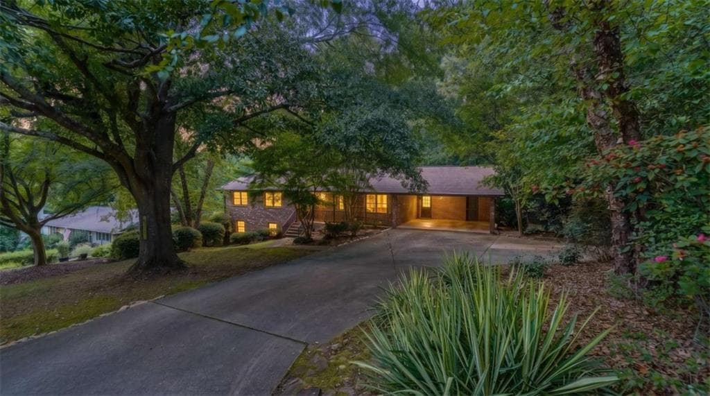 4 bedroom, 3 bathroom, 3,200 sq ft single family residence for sale at 759 Riverhill Drive, Athens, GA 30606 — photo 2