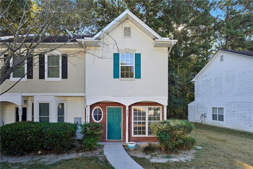 2 bedroom, 2 bathroom, 1,024 sq ft townhouse for sale at 6080 Camden Forrest Cove, Riverdale, GA 30296 — photo 1 of 10
