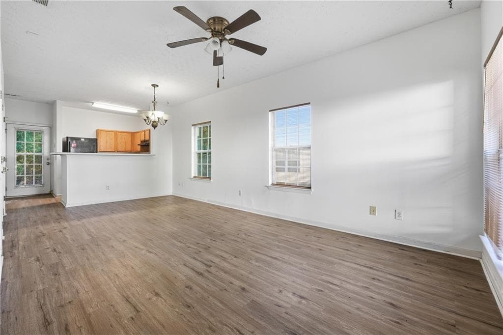 2 bedroom, 2 bathroom, 1,024 sq ft townhouse for sale at 6080 Camden Forrest Cove, Riverdale, GA 30296 — photo 2