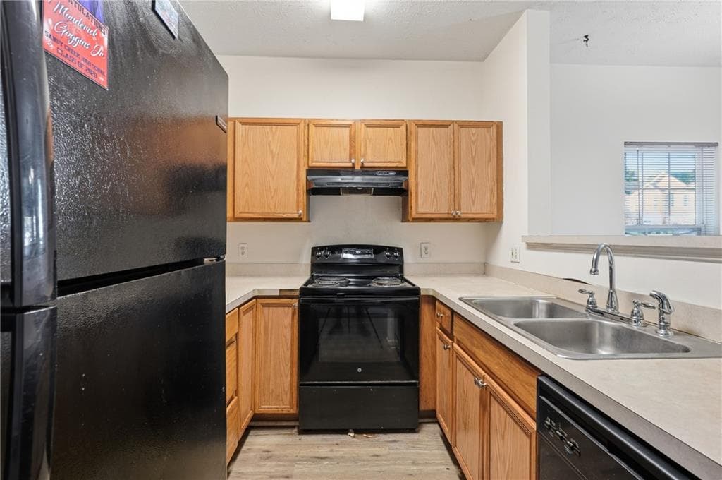 2 bedroom, 2 bathroom, 1,024 sq ft townhouse for sale at 6080 Camden Forrest Cove, Riverdale, GA 30296 — photo 4