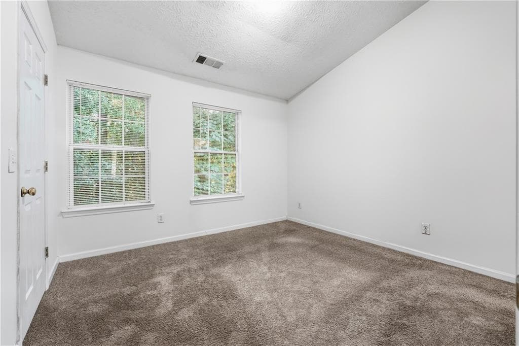 2 bedroom, 2 bathroom, 1,024 sq ft townhouse for sale at 6080 Camden Forrest Cove, Riverdale, GA 30296 — photo 5