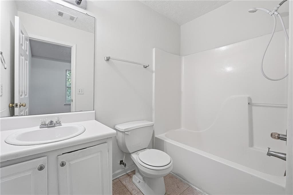 2 bedroom, 2 bathroom, 1,024 sq ft townhouse for sale at 6080 Camden Forrest Cove, Riverdale, GA 30296 — photo 6