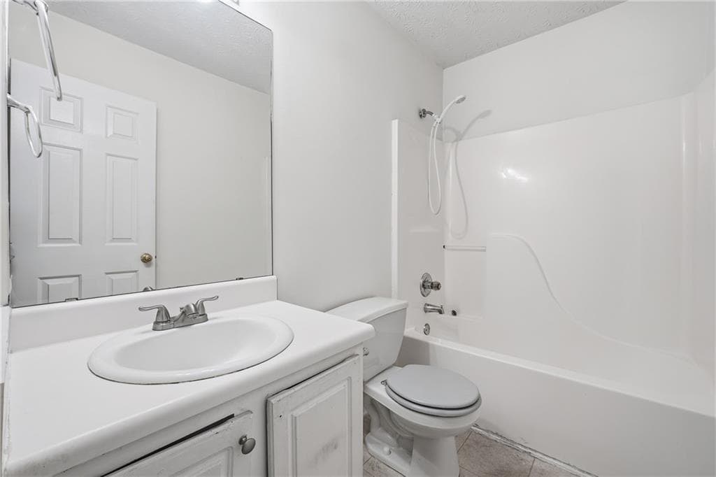 2 bedroom, 2 bathroom, 1,024 sq ft townhouse for sale at 6080 Camden Forrest Cove, Riverdale, GA 30296 — photo 8