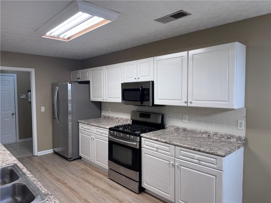3 bedroom, 2 bathroom, 1,838 sq ft single family residence for sale at 223 Christopher Drive, Hiram, GA 30141 — photo 5