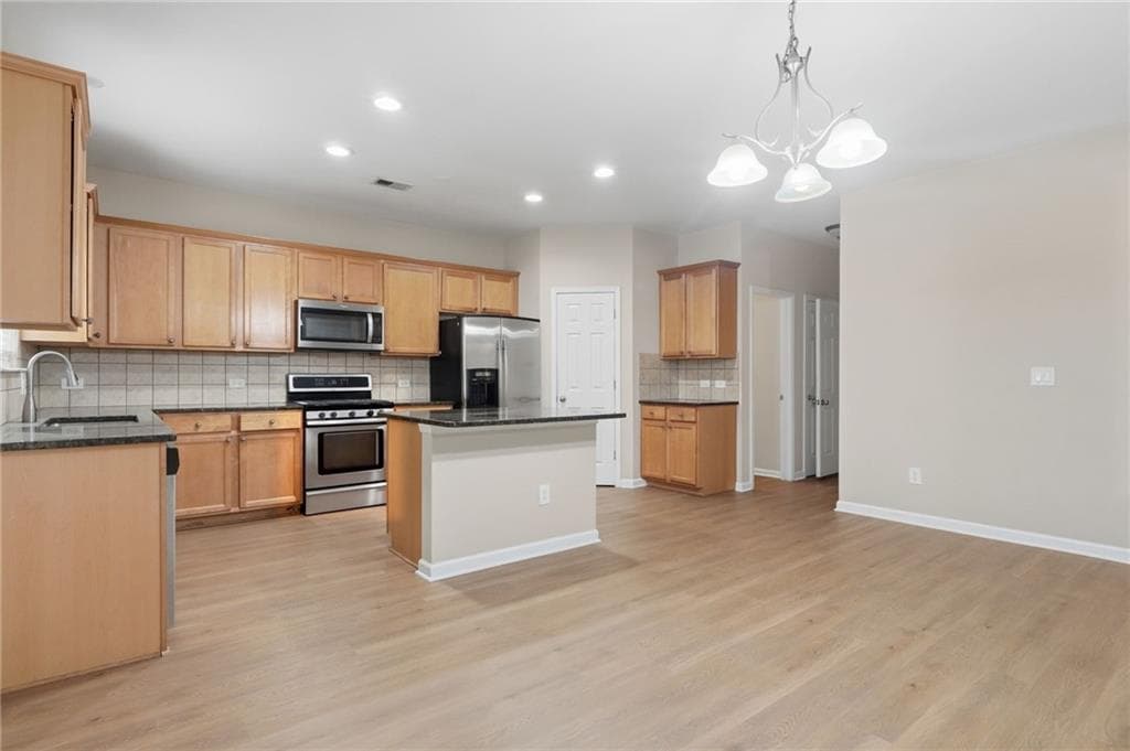 4 bedroom, 3 bathroom, 2,750 sq ft single family residence for rent at 9950 Autry Vue Lane, Alpharetta, GA 30022 for $3,650 a month — photo 3